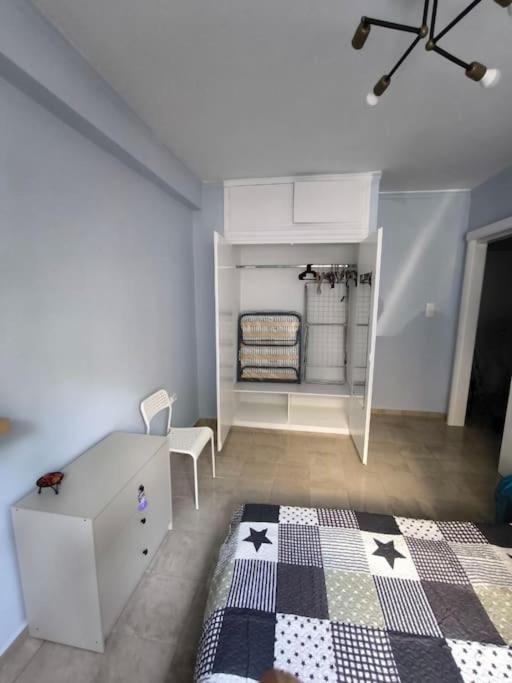 Apartment 50 Meters From The Beach Loutráki Eksteriør billede