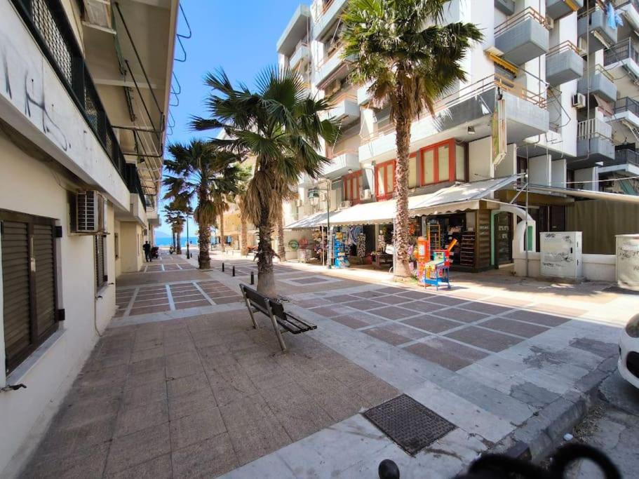 Apartment 50 Meters From The Beach Loutráki Eksteriør billede